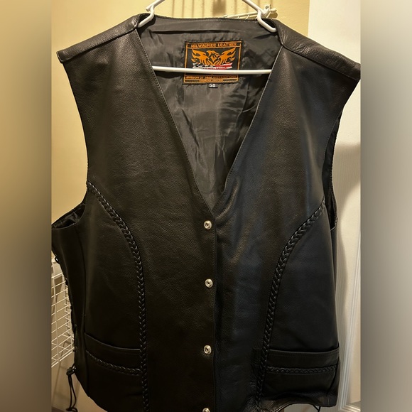 Milwaukee Leather Men’s leather vest and chaps. - Picture 1 of 8
